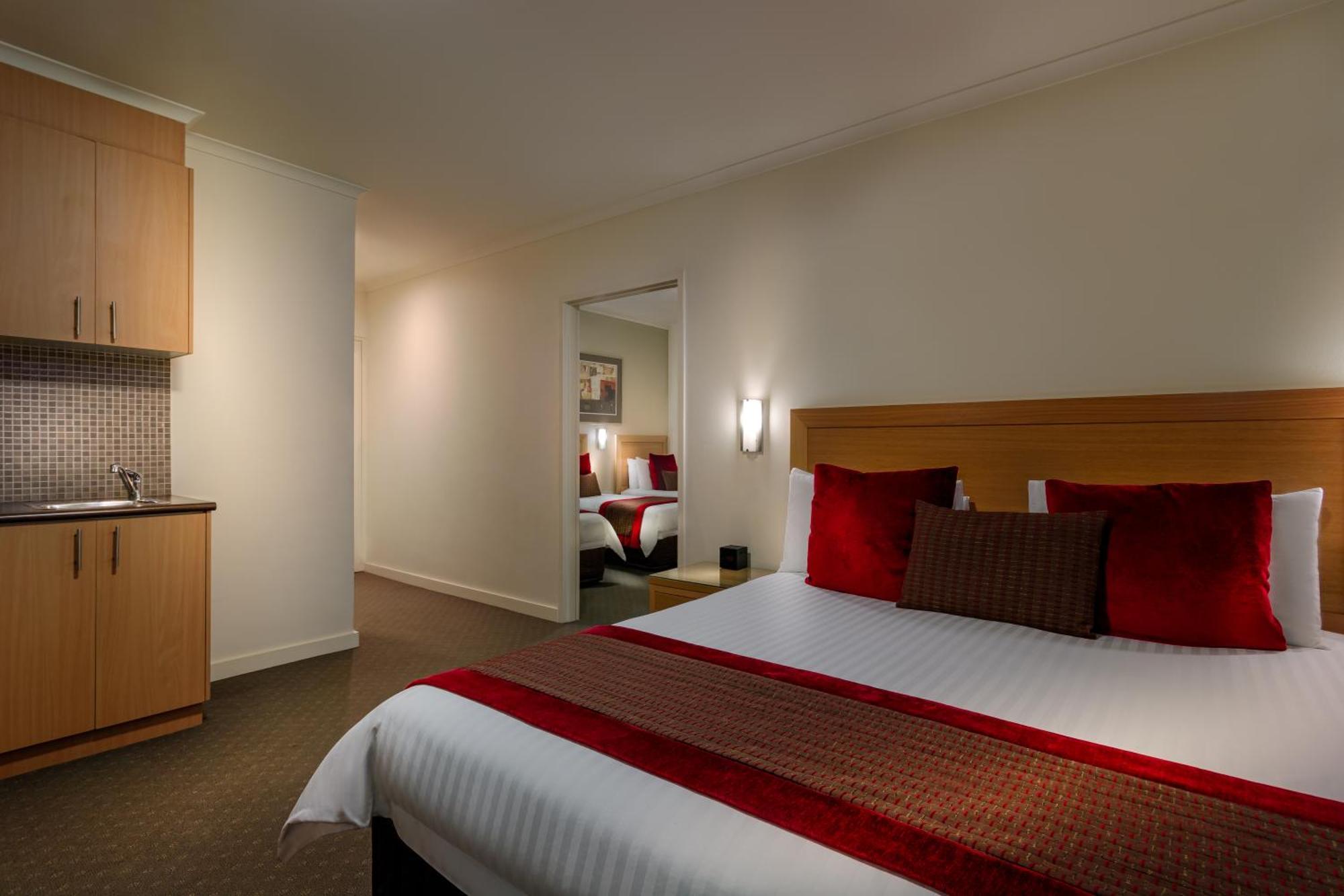 Best Western Plus Travel Inn Melbourne Exterior photo